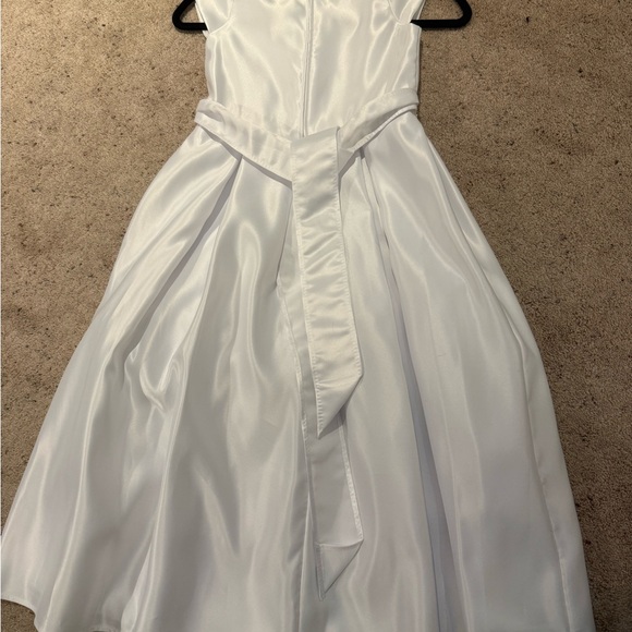 Elegant White Kids Dress - Picture 6 of 14